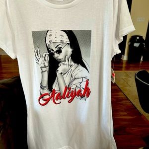 NWT Aaliyah T-shirt.